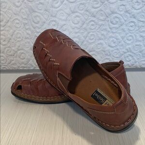 Josef Seibel woman’s closed toe slip on sandals